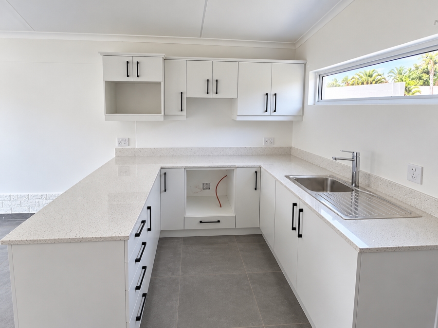 To Let 1 Bedroom Property for Rent in Vredenburg Western Cape